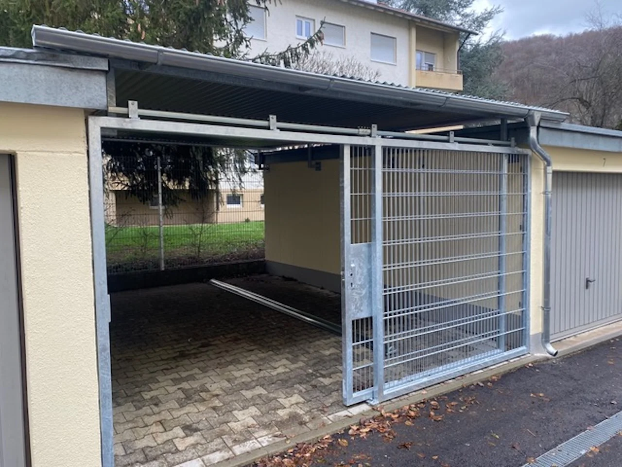 MSP Rohrleitungsbau - Metalltür 